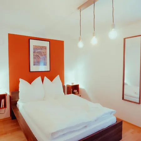 *zentrumsnahe Wohlfuehl-2-zimmer-wohnung* Apartment
