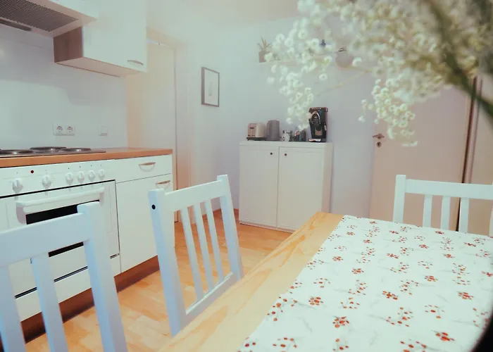 *zentrumsnahe Wohlfühl-2-zimmer-wohnung* Apartment *