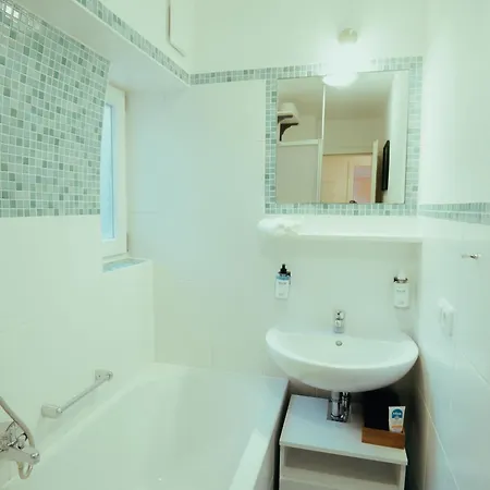 Zentrumsnahe Wohnung Mit 2 Separaten Schlafzimmern