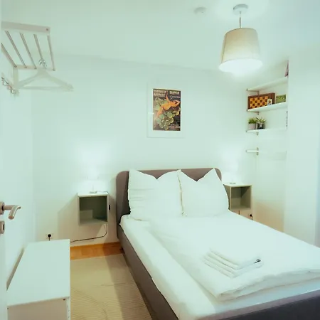 Zentrumsnahe Wohnung Mit 2 Separaten Schlafzimmern Apartmán *